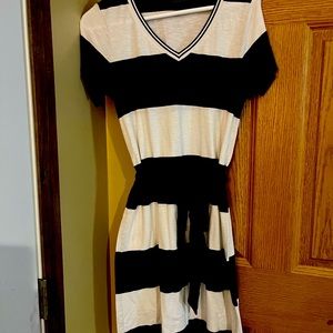 Tommy Hilfiger Blue Striped T-shirt Dress with Belt.